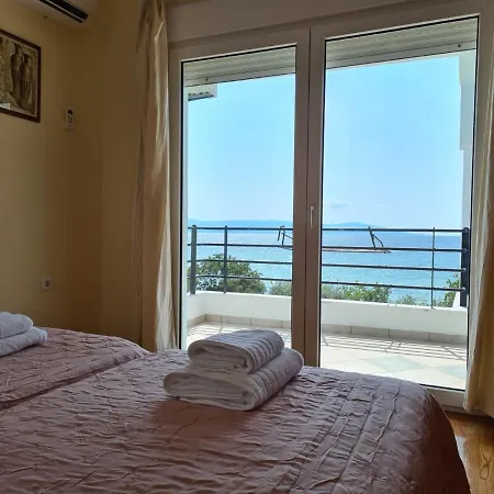 Sunny Beachfront فيلة