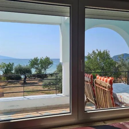 فيلة Sunny Beachfront *